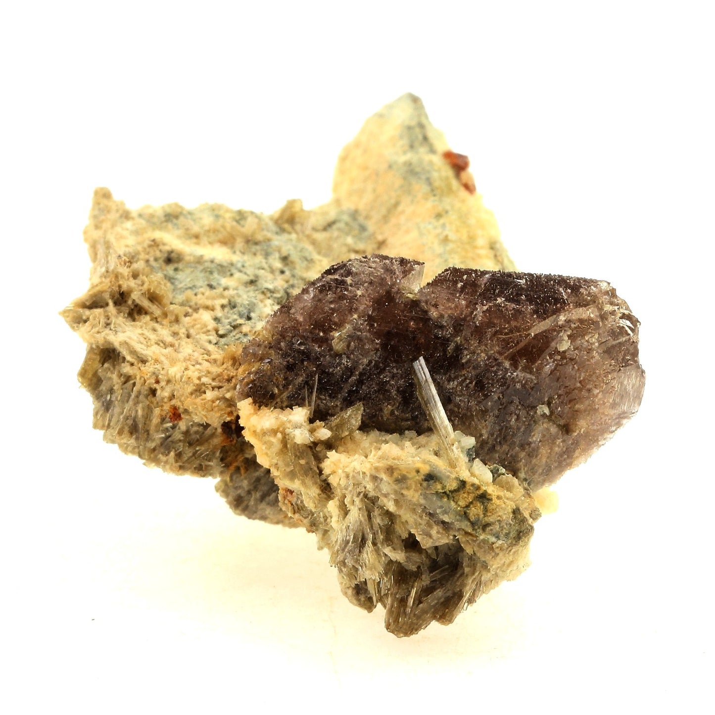 Axinite. 195.0 carats. Le Rocher d'Armentier, Bourg d'Oisans, France