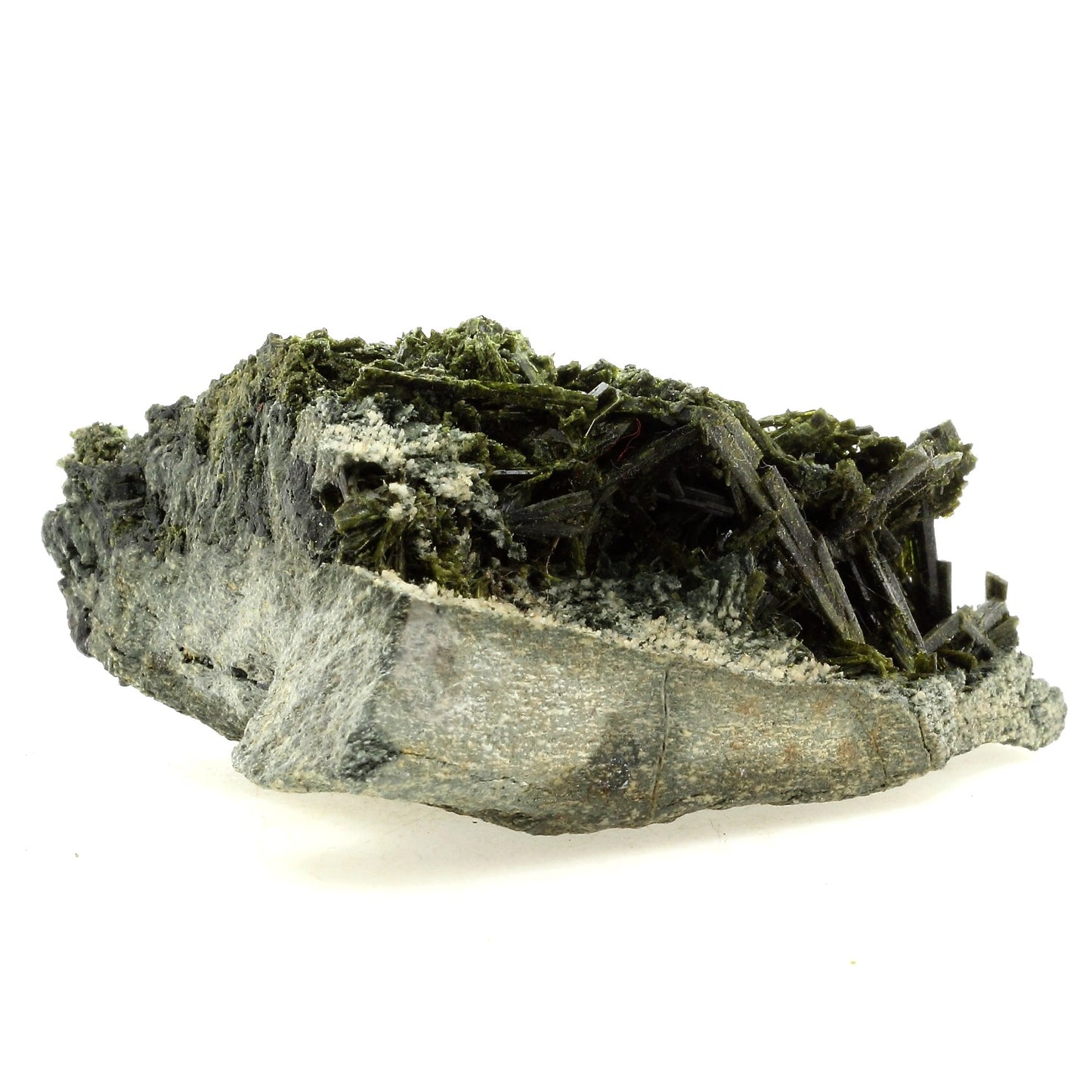 Epidote. 1070.0 carats. Cornillon, Bourg d'Oisans, Isère, France