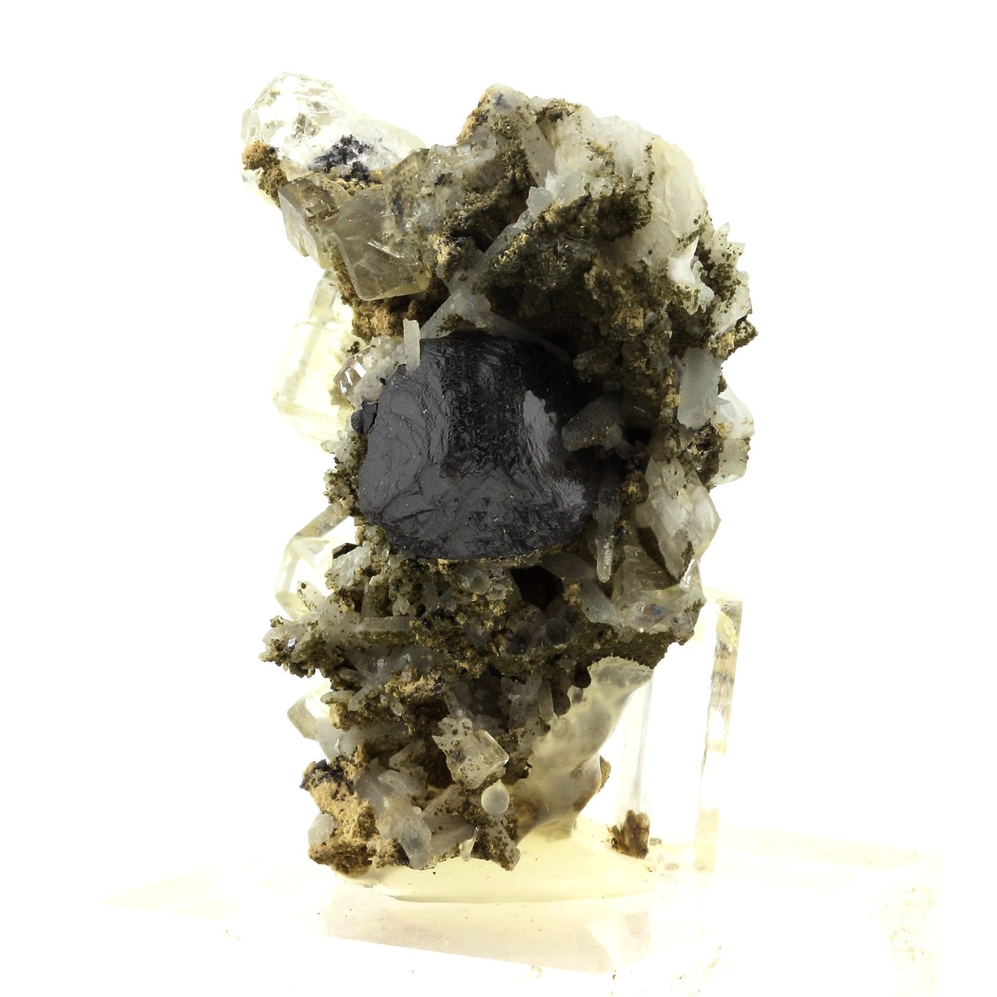 Fluorite + Sphalerite. 326.6 carats. Nikolaevskiy Mine, Dal'negorsk, Russie
