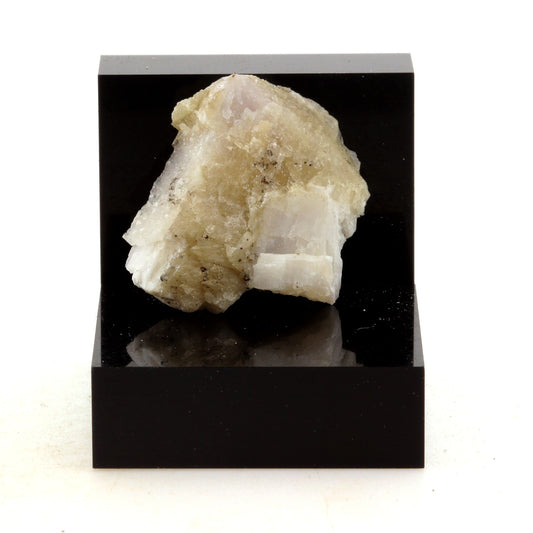 Calcite + Fluorite. 23.24 carats. Oka, Québec, Canada