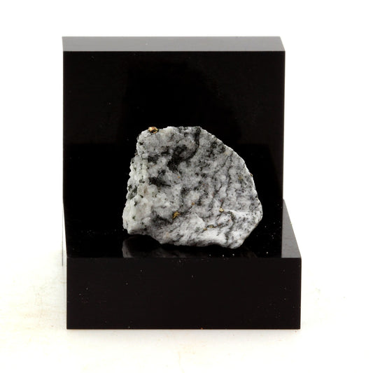 Dolomite. 13.57 carats. Estrie, Québec, Canada