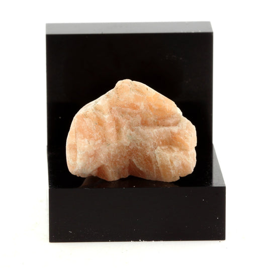 Calcite. 32.50 carats. Lanark, Ontario, Canada