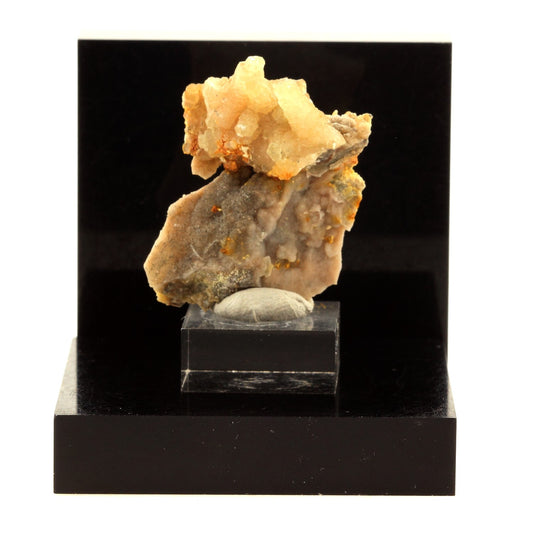 Calcite. 37.0 carats. Luzy, Nièvre, France