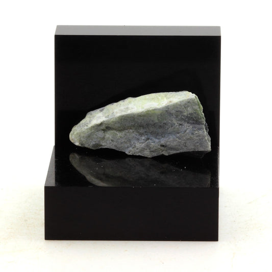 Ferro-actinolite, 10.6 carats. Montauban, Québec, Canada