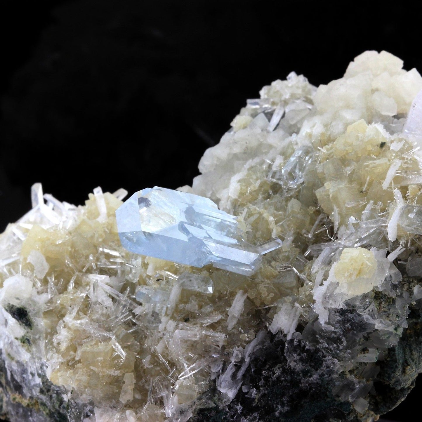 Baryte, Calcite, Calcédoine. 2070.0 carats. Planalto, Rio Grande do Sul, Brésil
