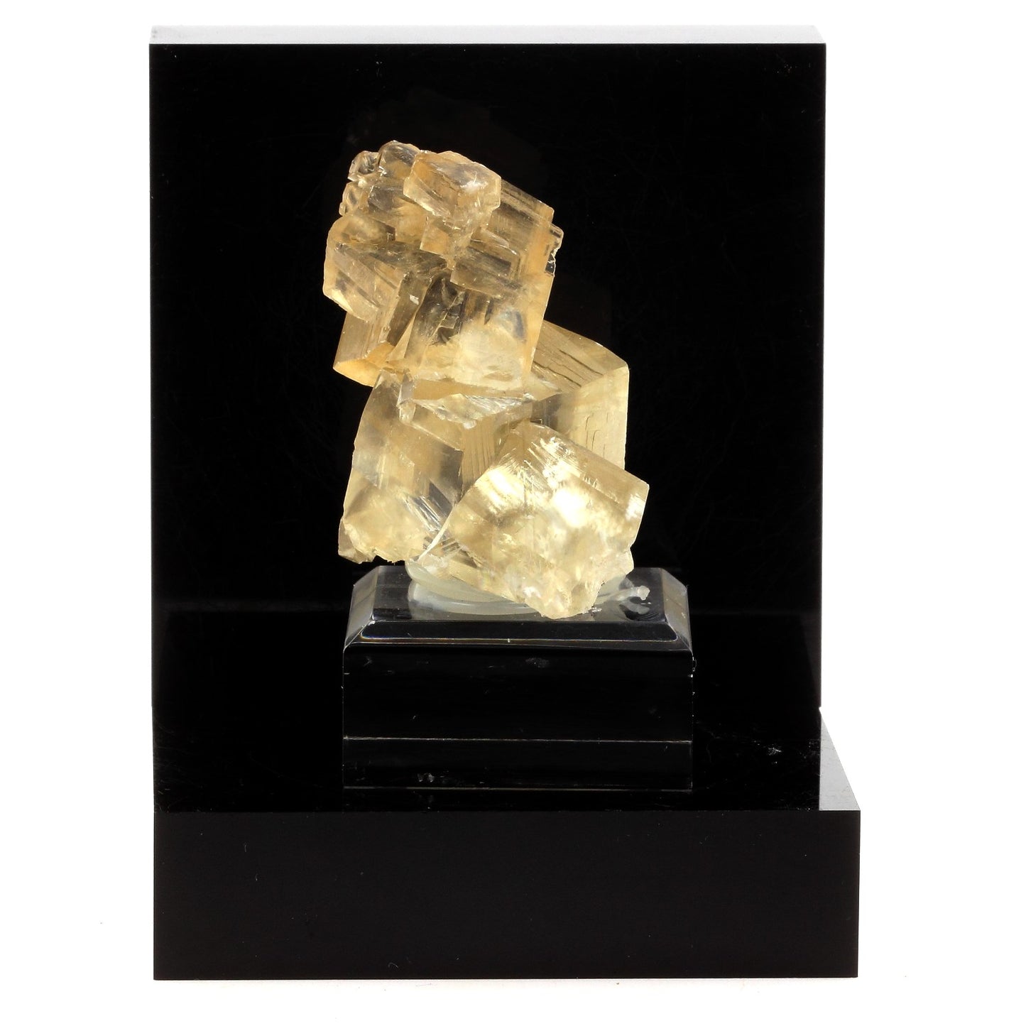 Calcite. 476.8 carats. Jalgaon District, Maharashtra, Inde