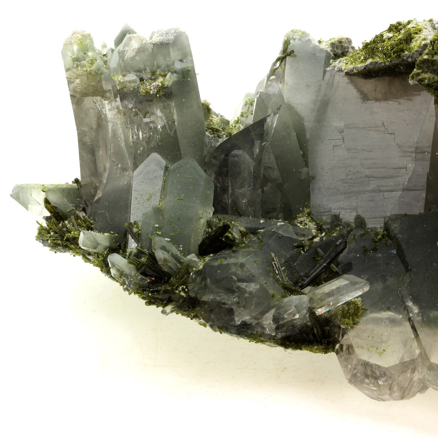 Epidote + Epidote. 1505.0 carats. Cornillon, Bourg d'Oisans, France