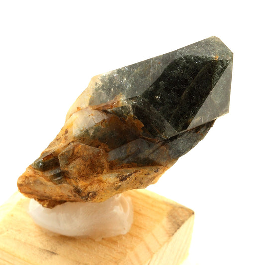 Quartz, Chlorite. 122.5 carats. La Léchère, Tarentaise, Savoie, France