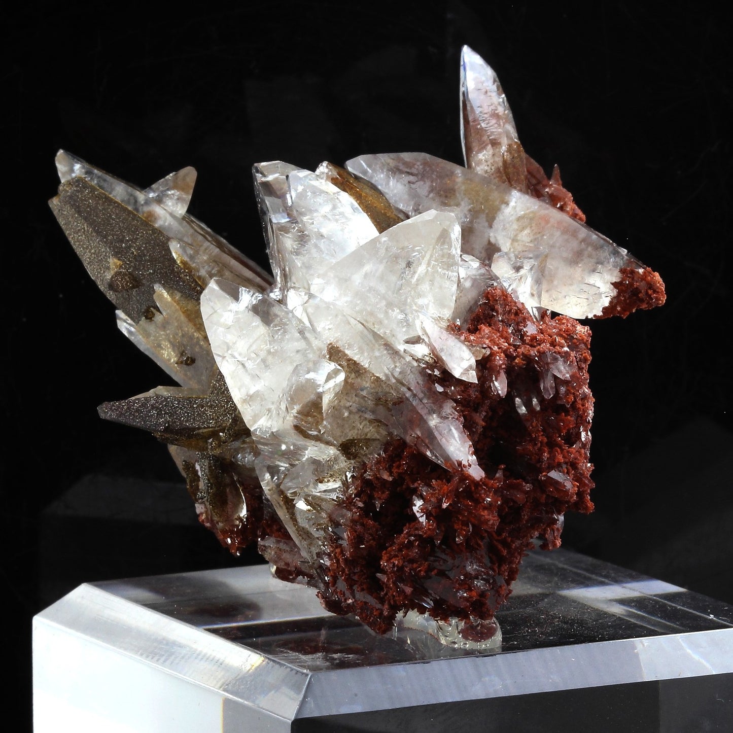 Calcite. 484.5 carats. Leiping Mine, Hunan Province, Chine