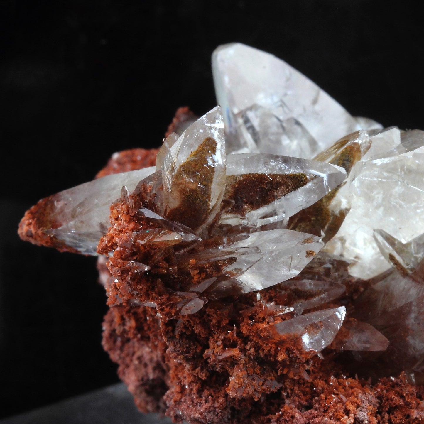 Calcite. 484.5 carats. Leiping Mine, Hunan Province, Chine