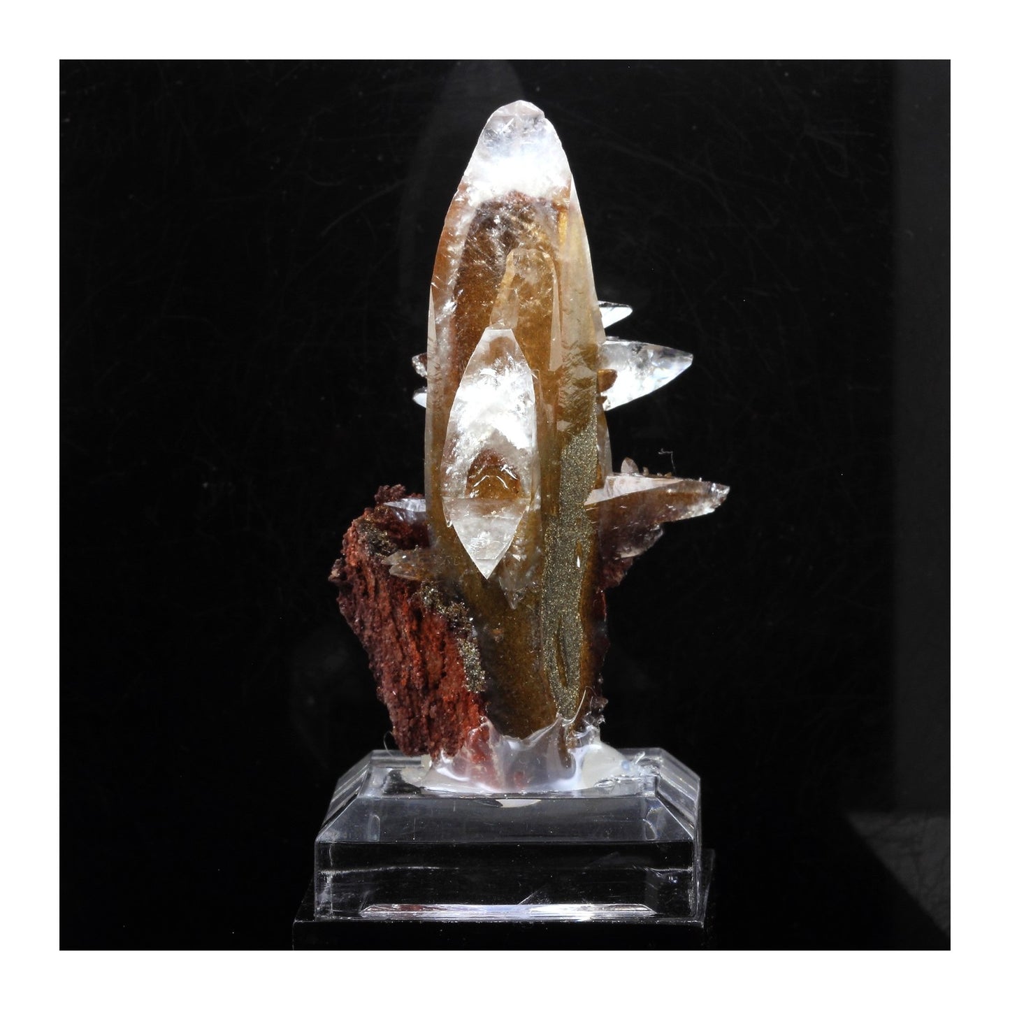 Calcite. 246.0 carats. Leiping Mine, Hunan Province, Chine