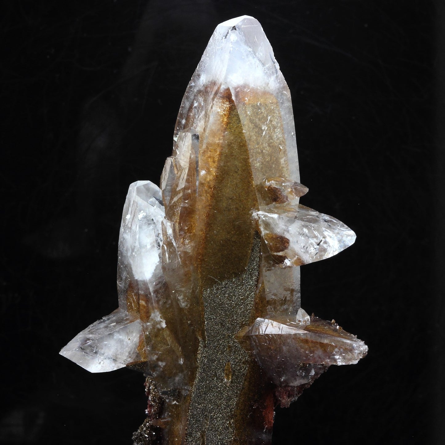 Calcite. 246.0 carats. Leiping Mine, Hunan Province, Chine
