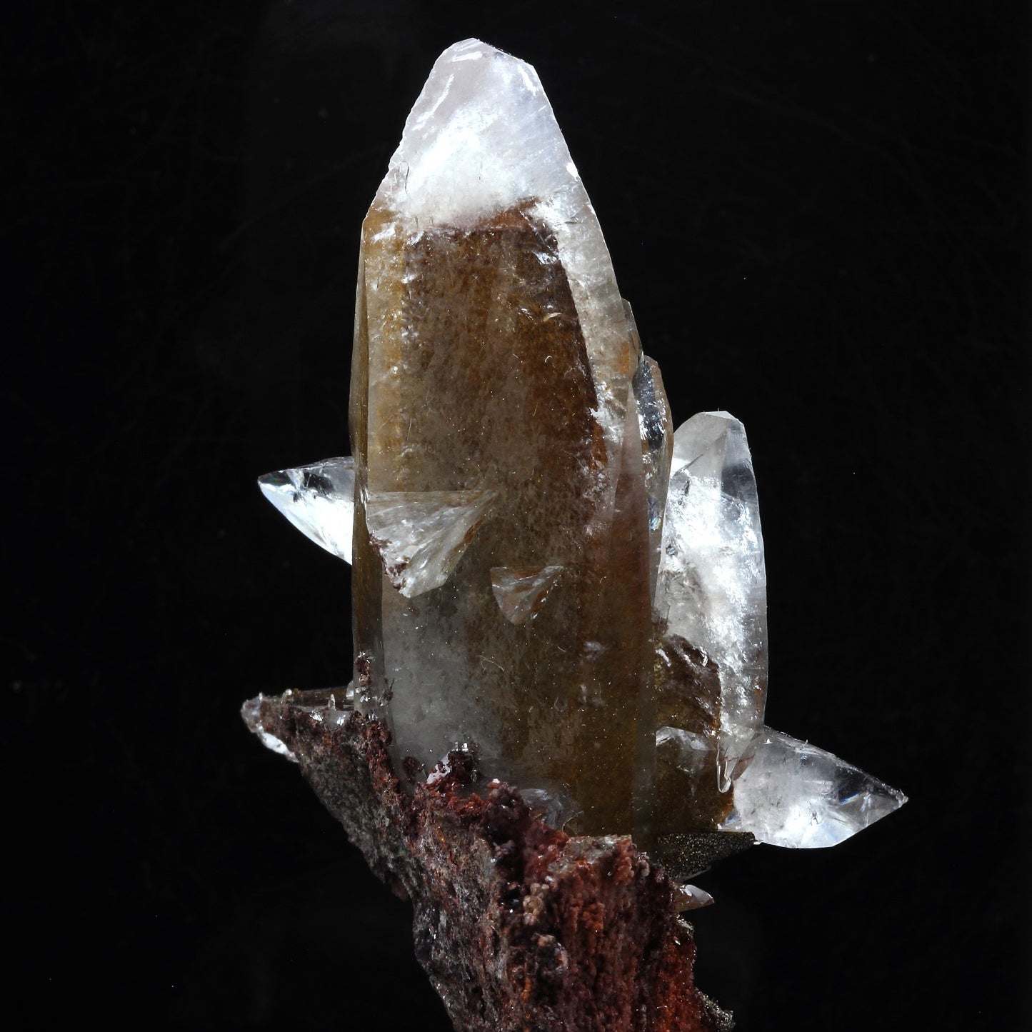 Calcite. 246.0 carats. Leiping Mine, Hunan Province, Chine