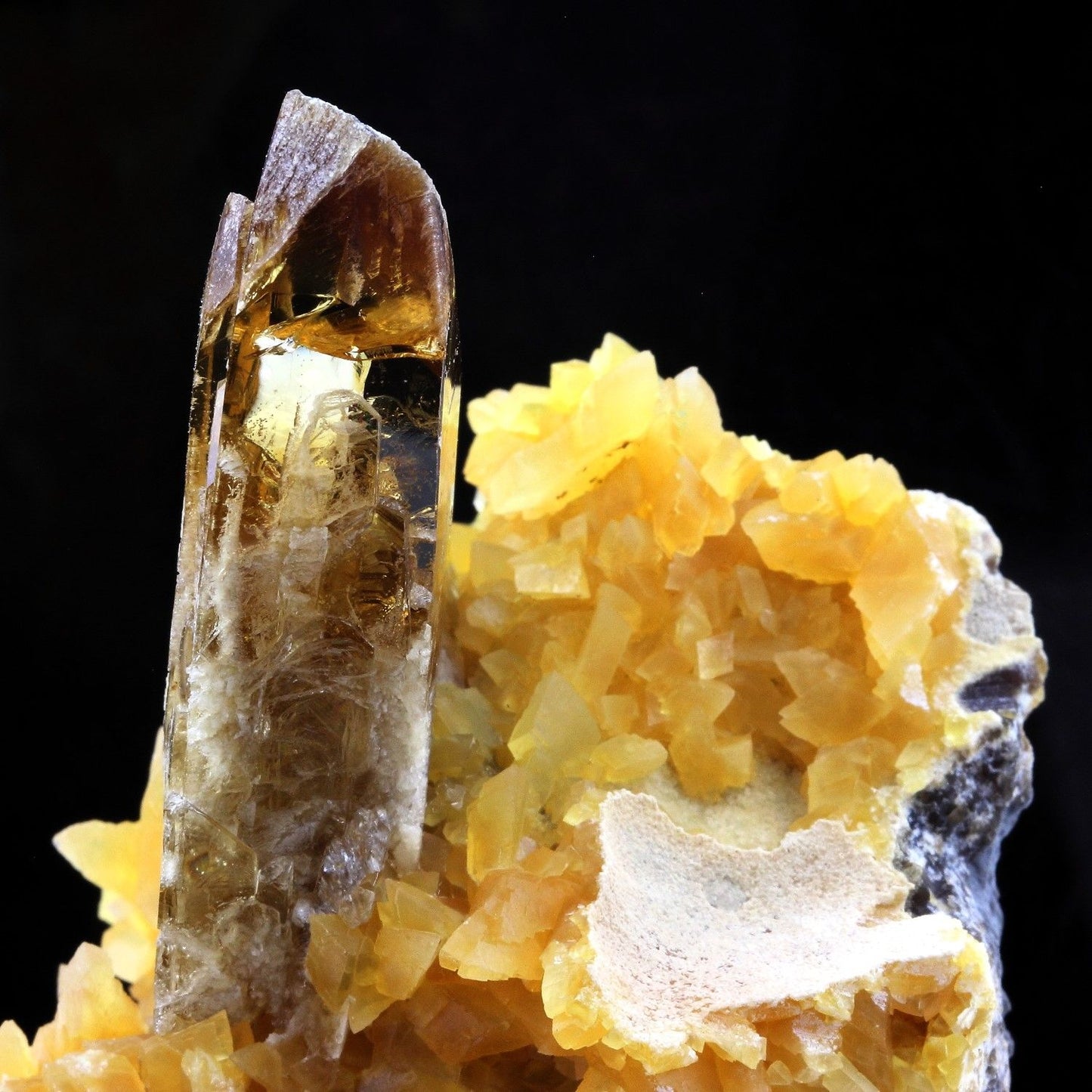 Baryte + Calcite. 1994.5 carats. Elk Creek locality, South Dakota, USA