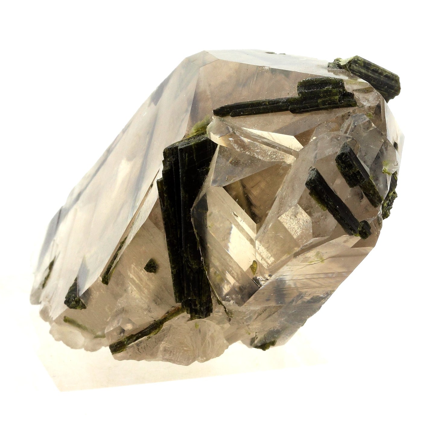 Quartz + Epidote. 1564.5 carats. Caetité, Bahia, Brésil