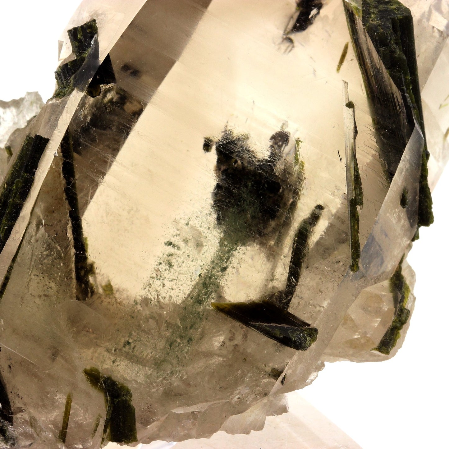 Quartz + Epidote. 1564.5 carats. Caetité, Bahia, Brésil