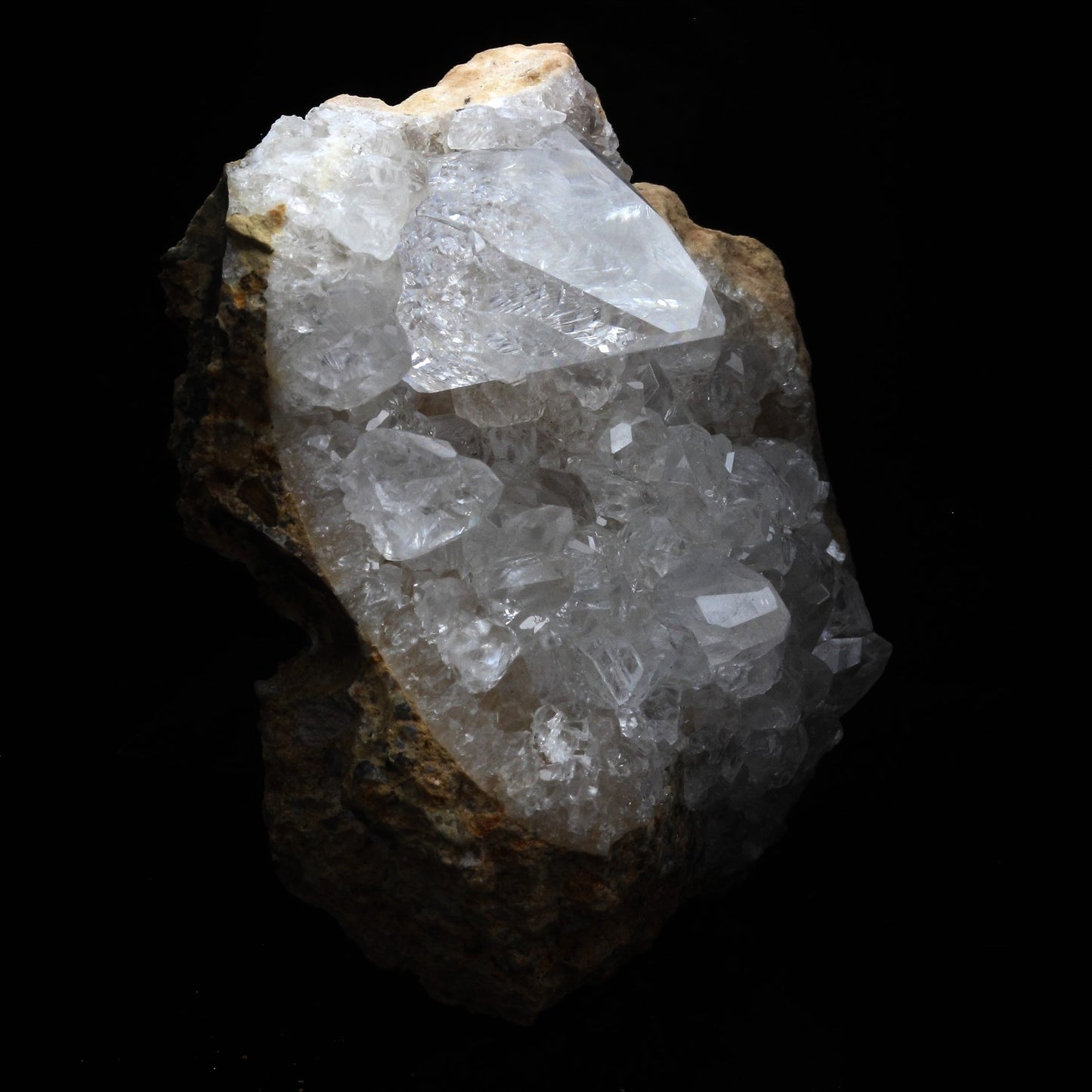 Calcite. 420.5 carats. Pau. France