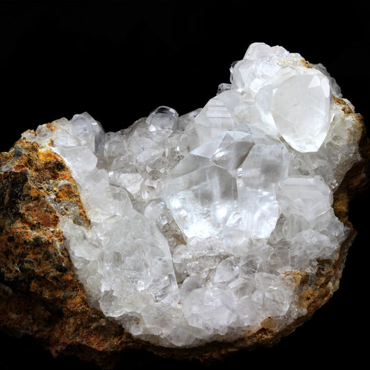 Calcite. 1040.0 carats. Pau. France