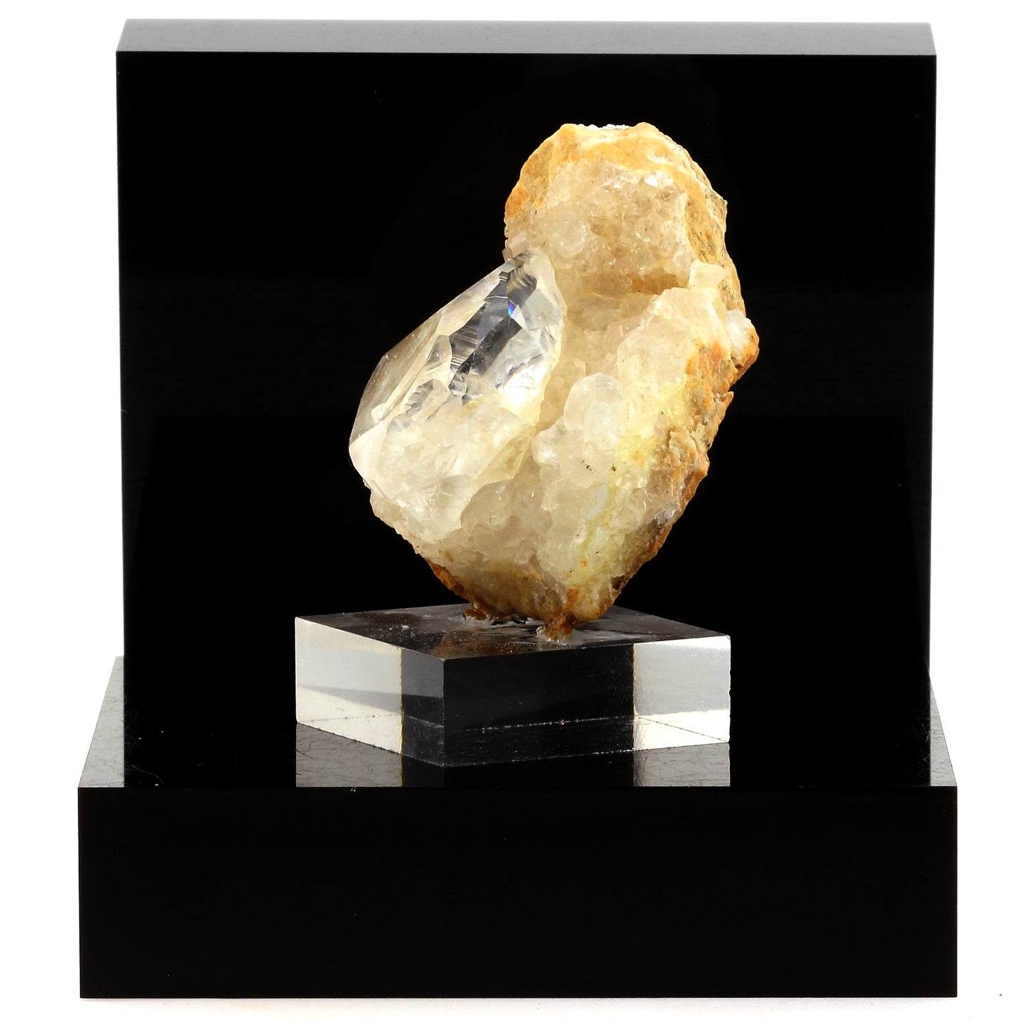 Calcite. 394.6 carats. Pau. France