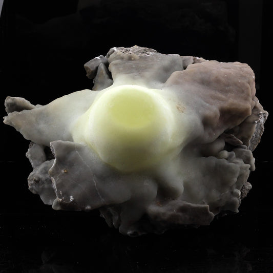 Calcite "lead rich". 3495.0 carats. Las Cabesses, Ariège, Occitanie, France