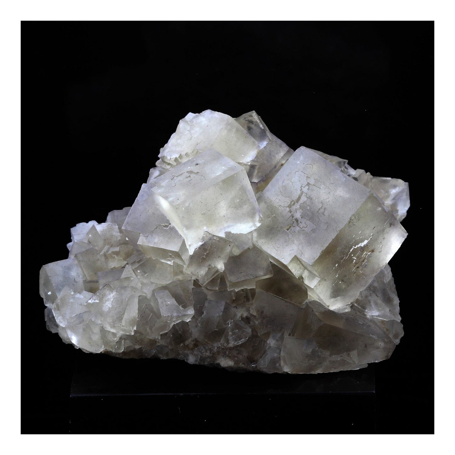 Fluorite. 340.0 carats. Arbouet, Pyrénées-Atlantiques, France