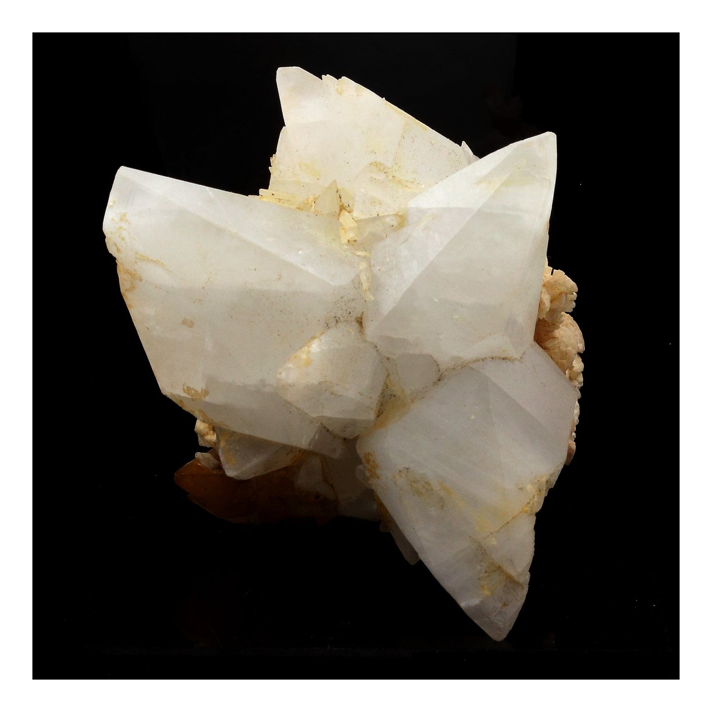 Quartz + Dolomite + Calcite. 1493.0 carats. Montvernier, Savoie, France