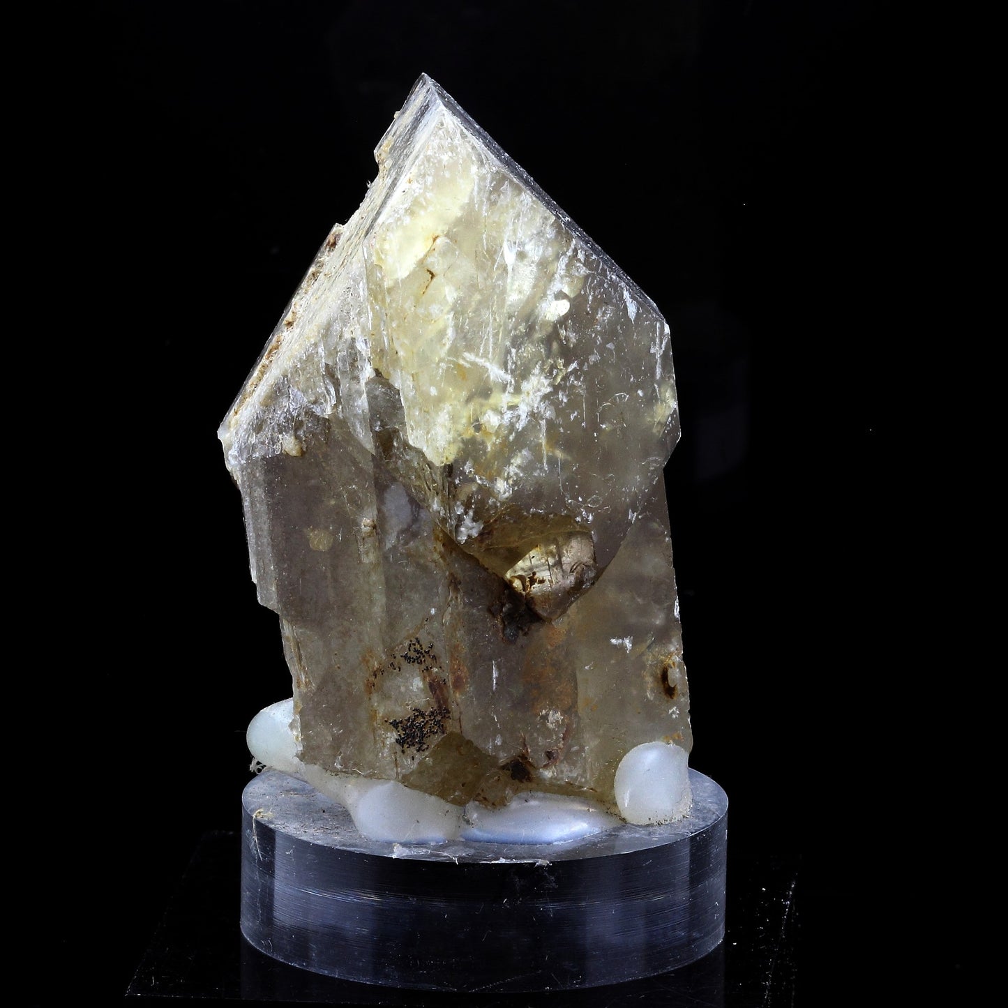Baryte. 819.5 carats. Olloix, Puy-de-Dôme, France