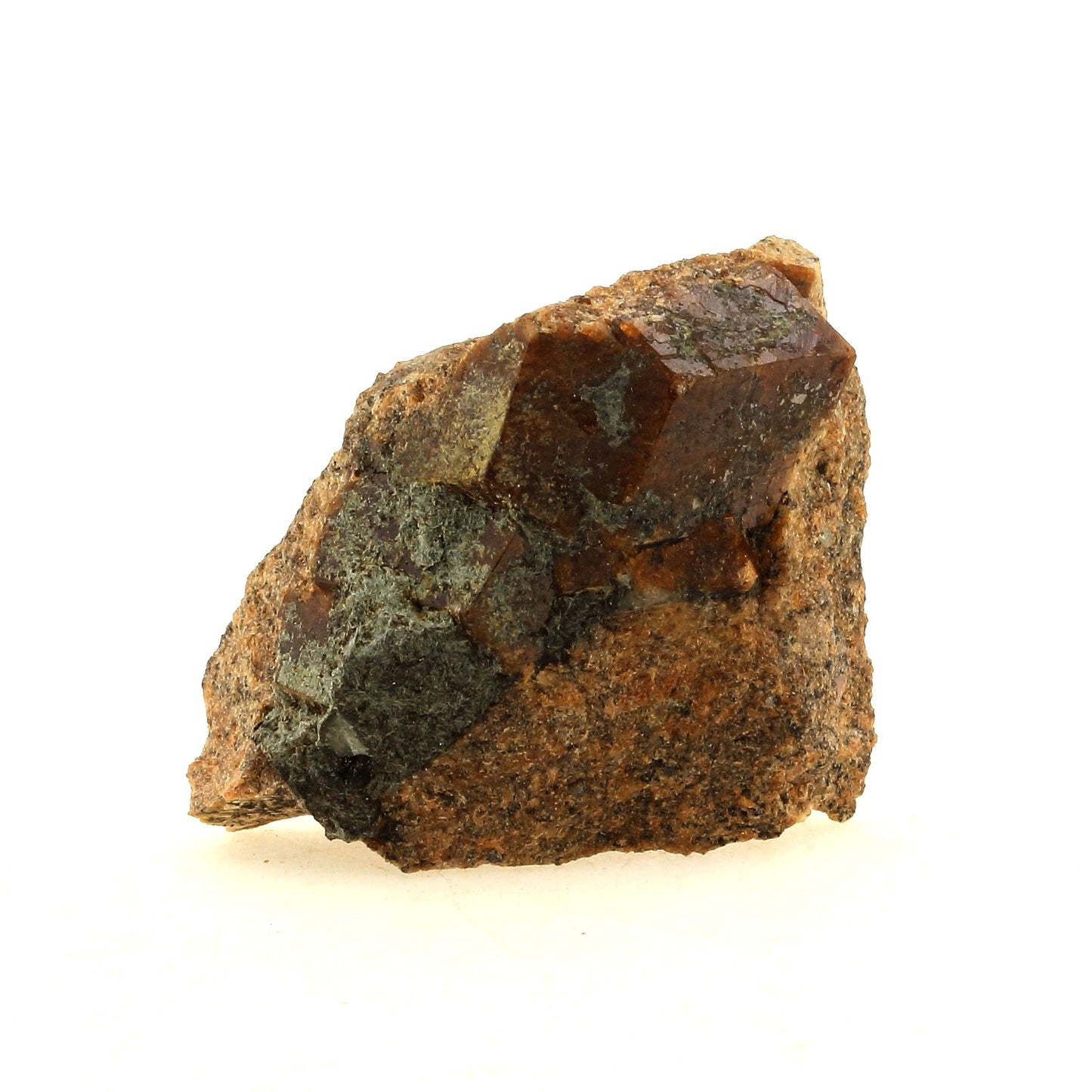 Grenat Grossulaire-Andradite. 119,0 carats. Pyrénées-Orientales, France