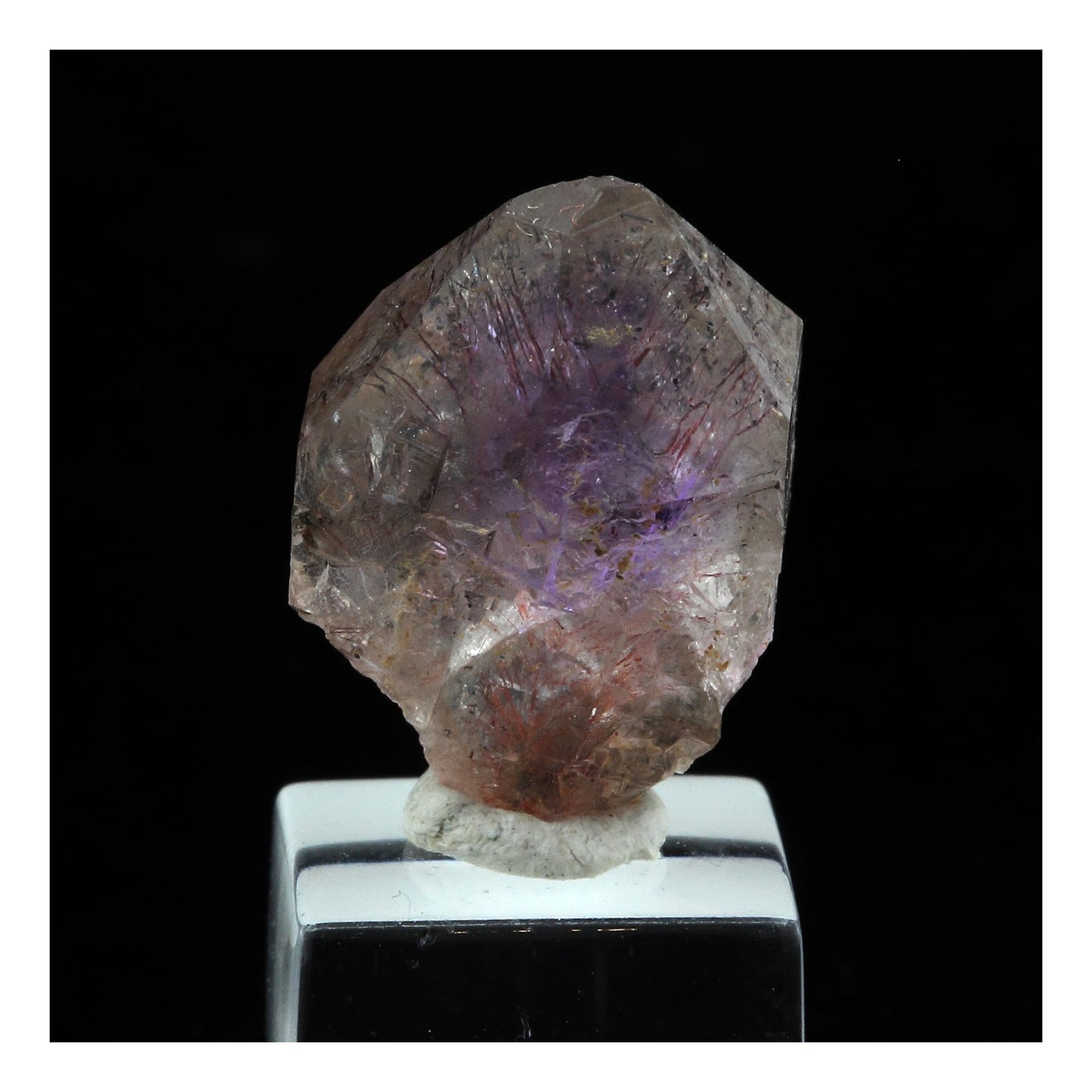 Améthyste. 7.64 carats. Saint Raphael, Var, Provence-Alpes-Côte d'Azur, France