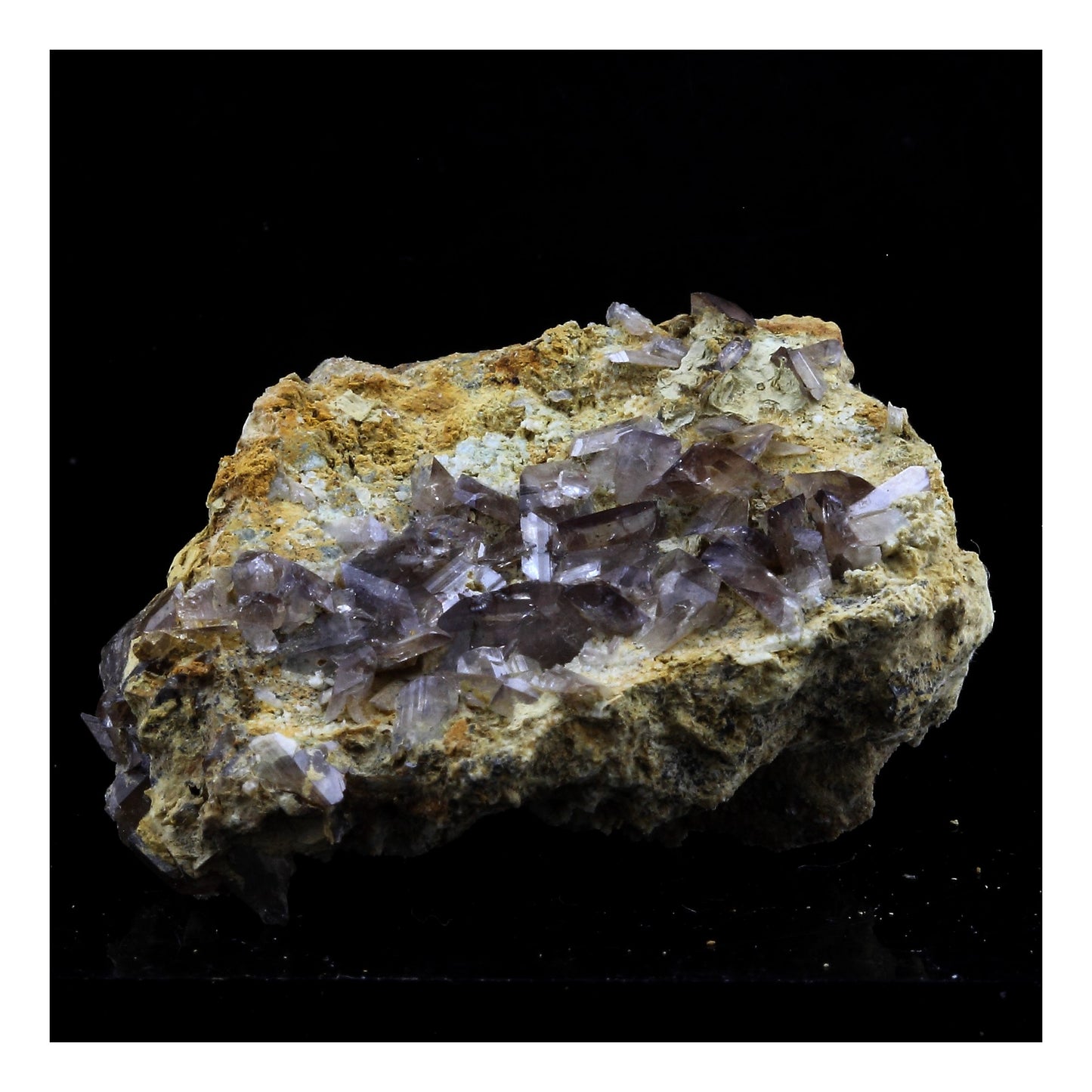 Axinite. 94.5 carats. La Balme d'Auris, Bourg d'Oisans, Isère, France