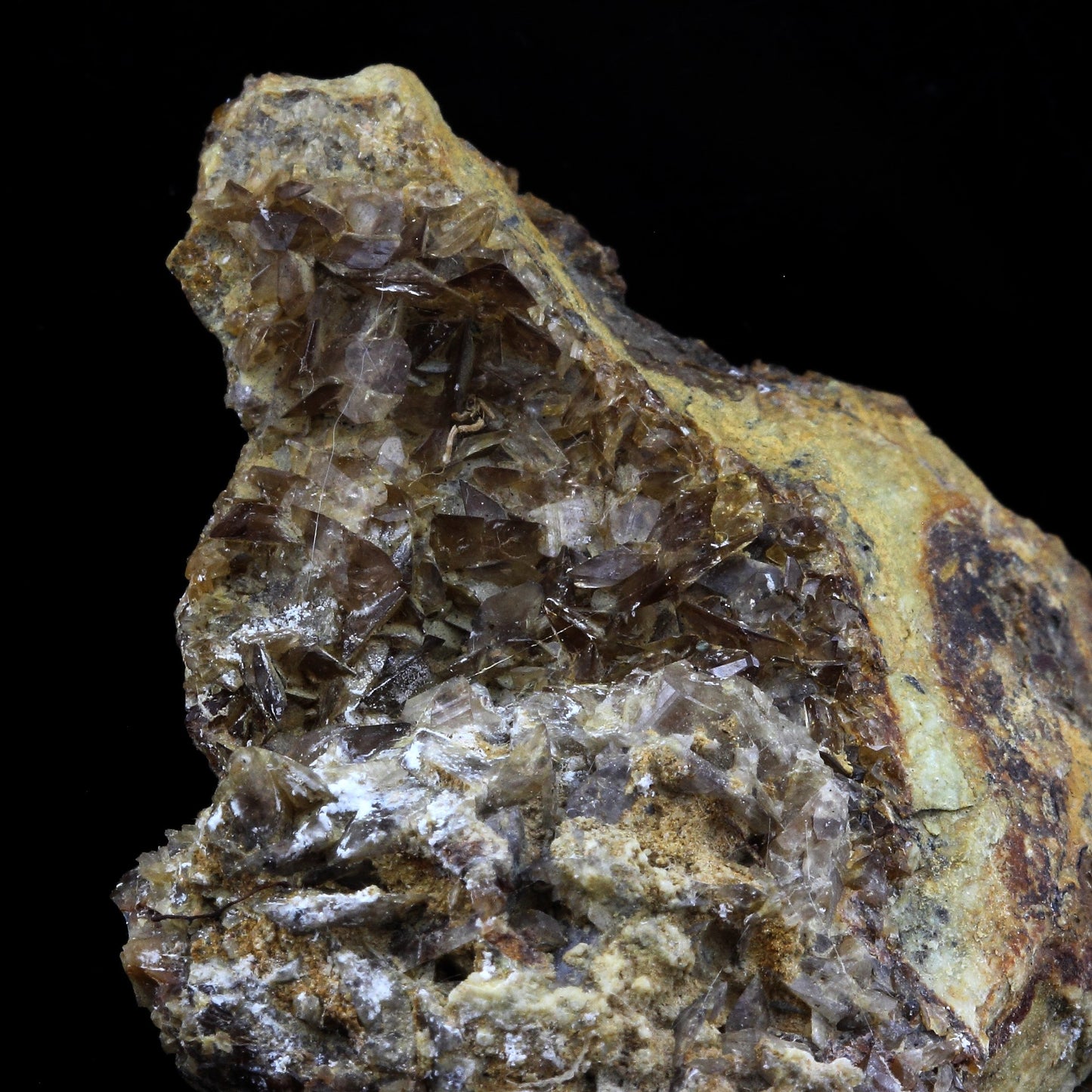 Axinite. 194.5 carats. La Balme d'Auris, Bourg d'Oisans, Isère, France
