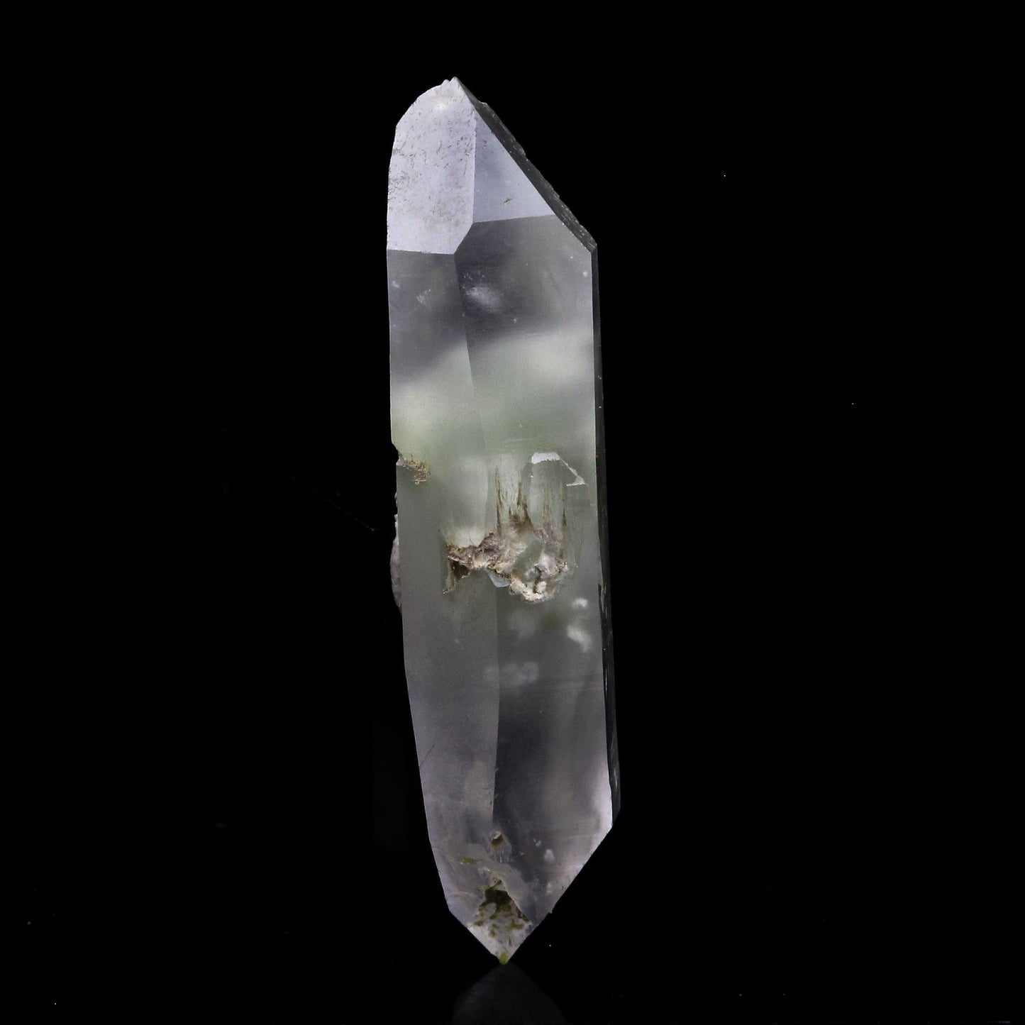 Quartz, Epidote, Byssolite. 30.0 carats. Chamrousse, Belledonne, Isère, France