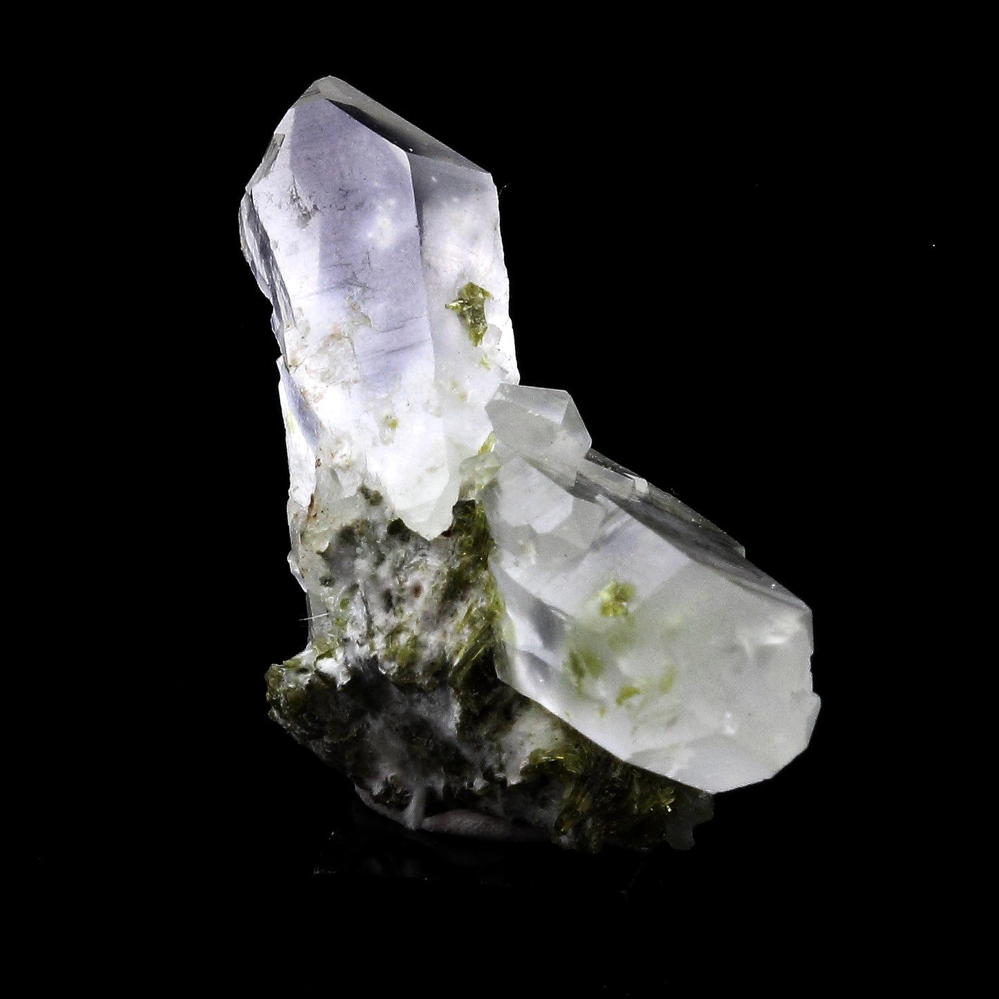 Quartz, Epidote, Byssolite. 23.0 carats. Chamrousse, Belledonne, Isère, France