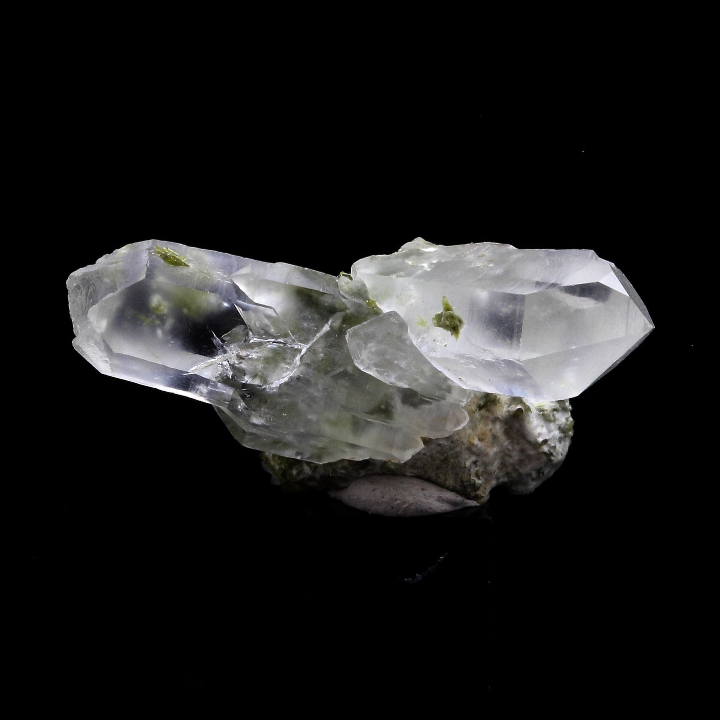 Quartz, Epidote, Byssolite. 23.0 carats. Chamrousse, Belledonne, Isère, France