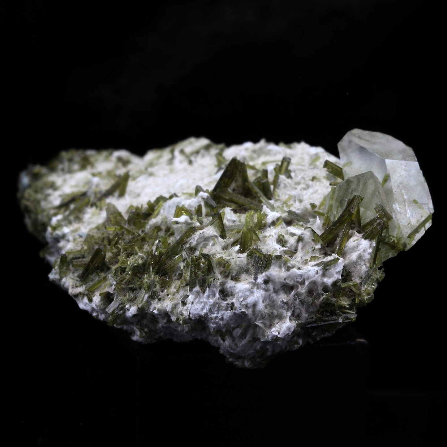 Quartz, Epidote, Byssolite. 305.0 carats. Chamrousse, Belledonne, Isère, France