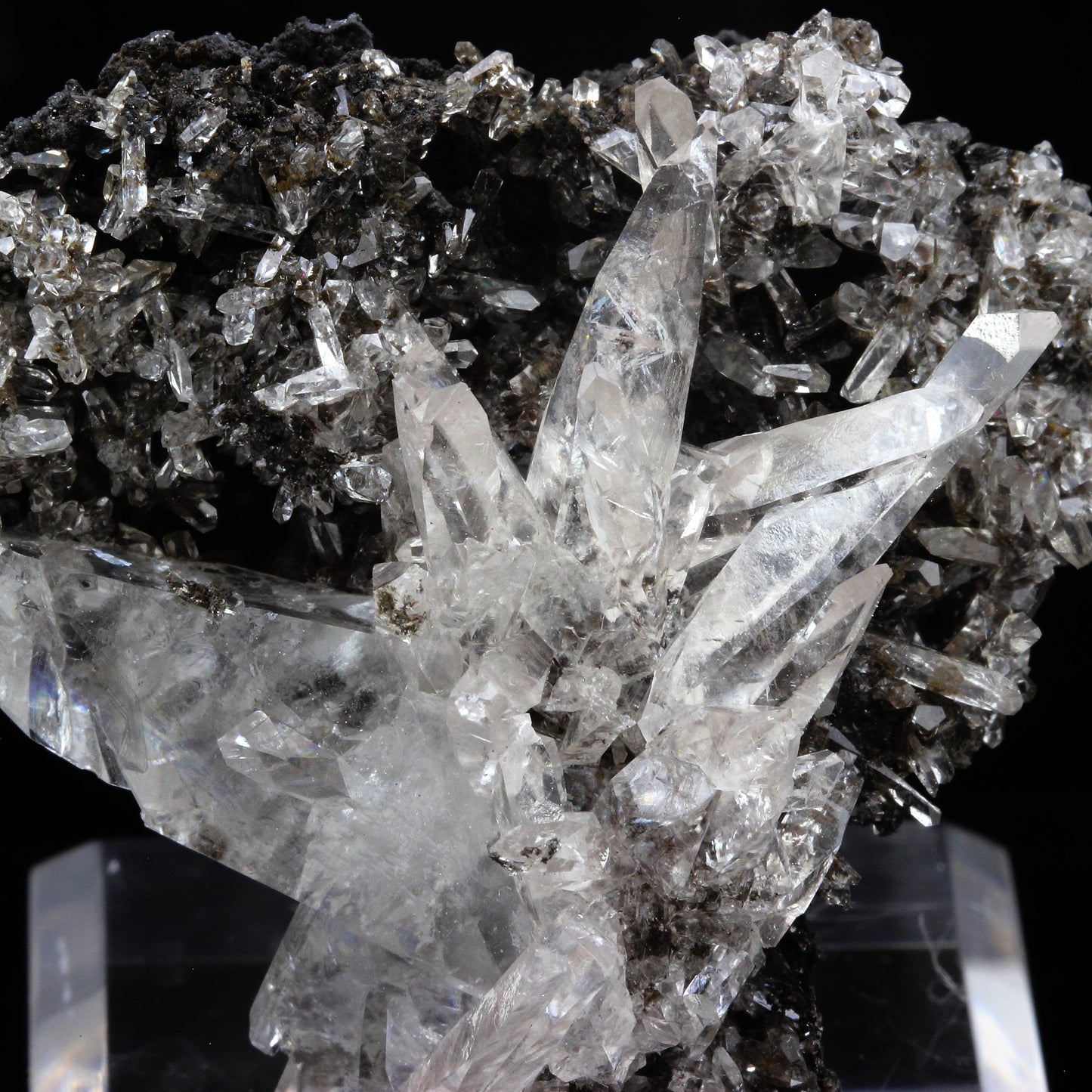Calcite. 324.5 carats. Hunan Province, Chine