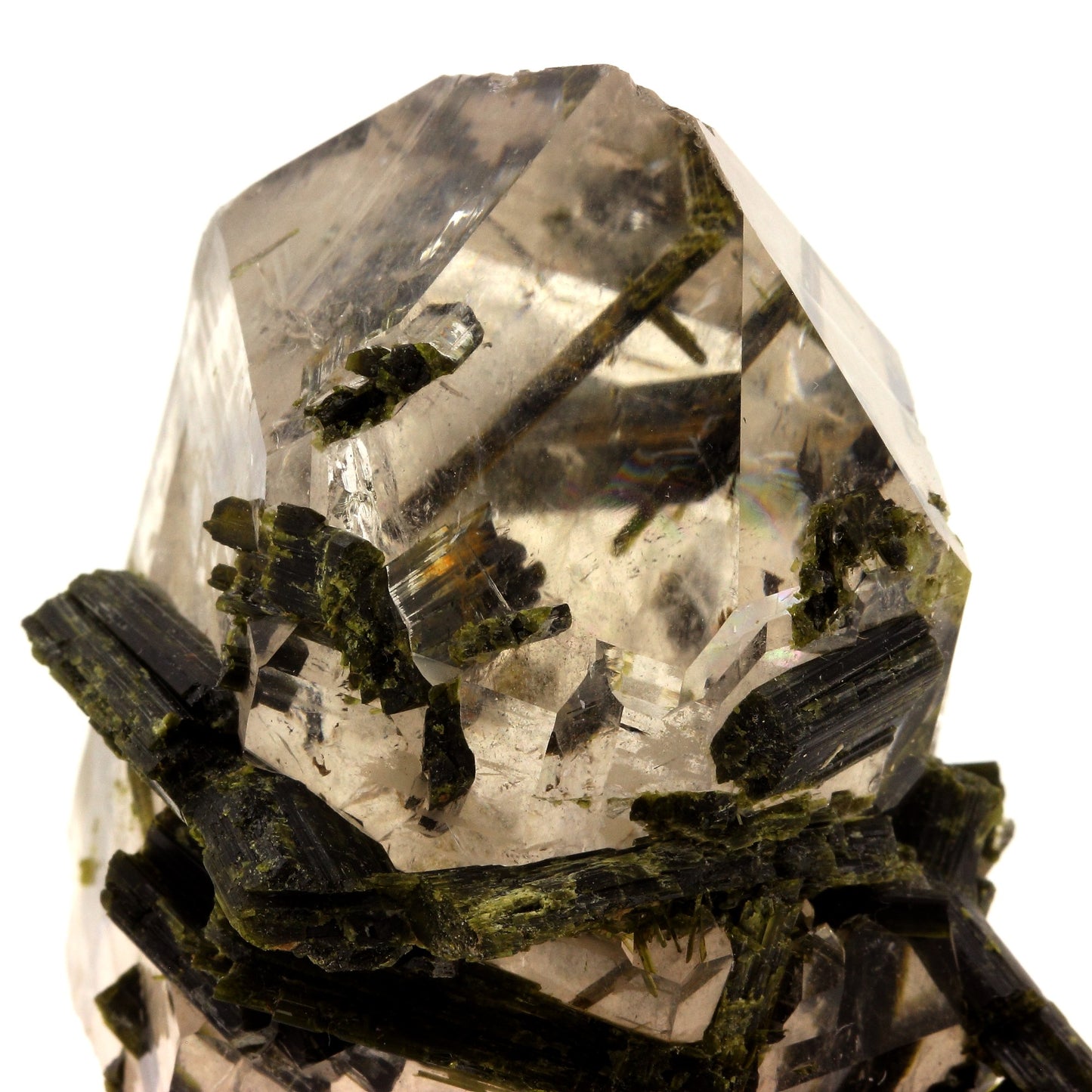 Quartz + Epidote. 2217.5 carats. Caetité, Bahia, Brésil