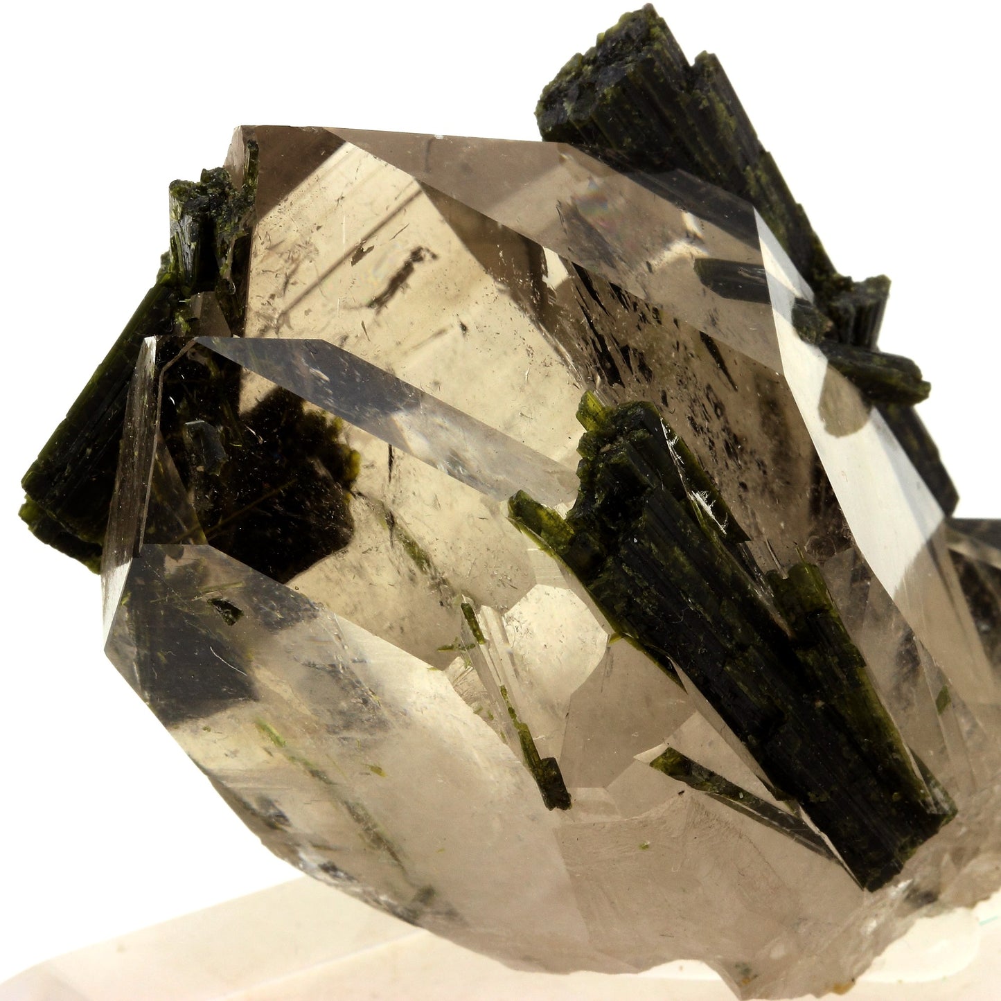 Quartz + Epidote. 1117.0 carats. Caetité, Bahia, Brésil