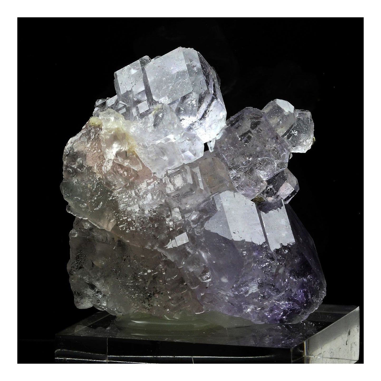 Fluorite. 803.5 carats. Henan, Chine