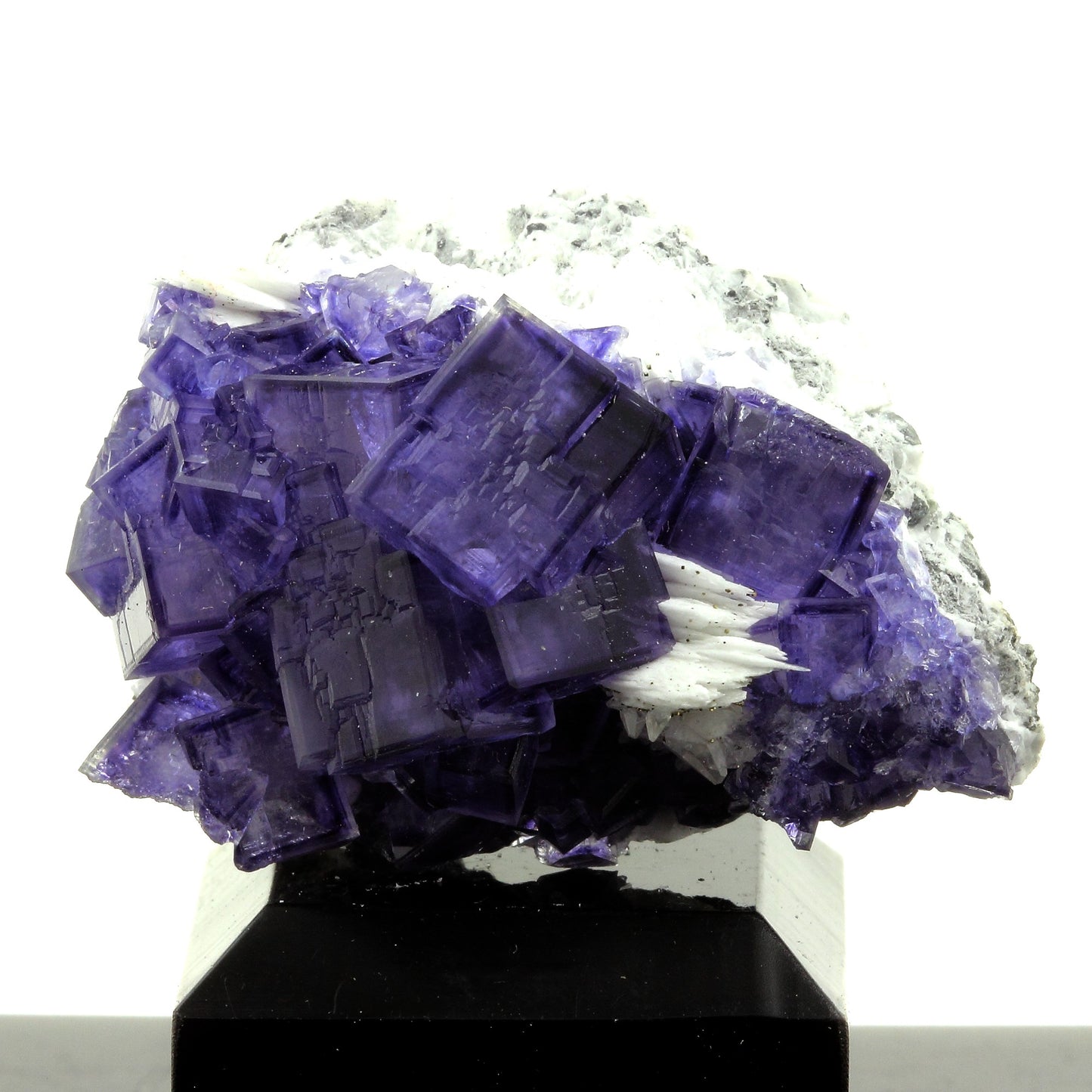 Fluorite. 214.0 carats. Yanci, Igantzi, Navarre, Espagne