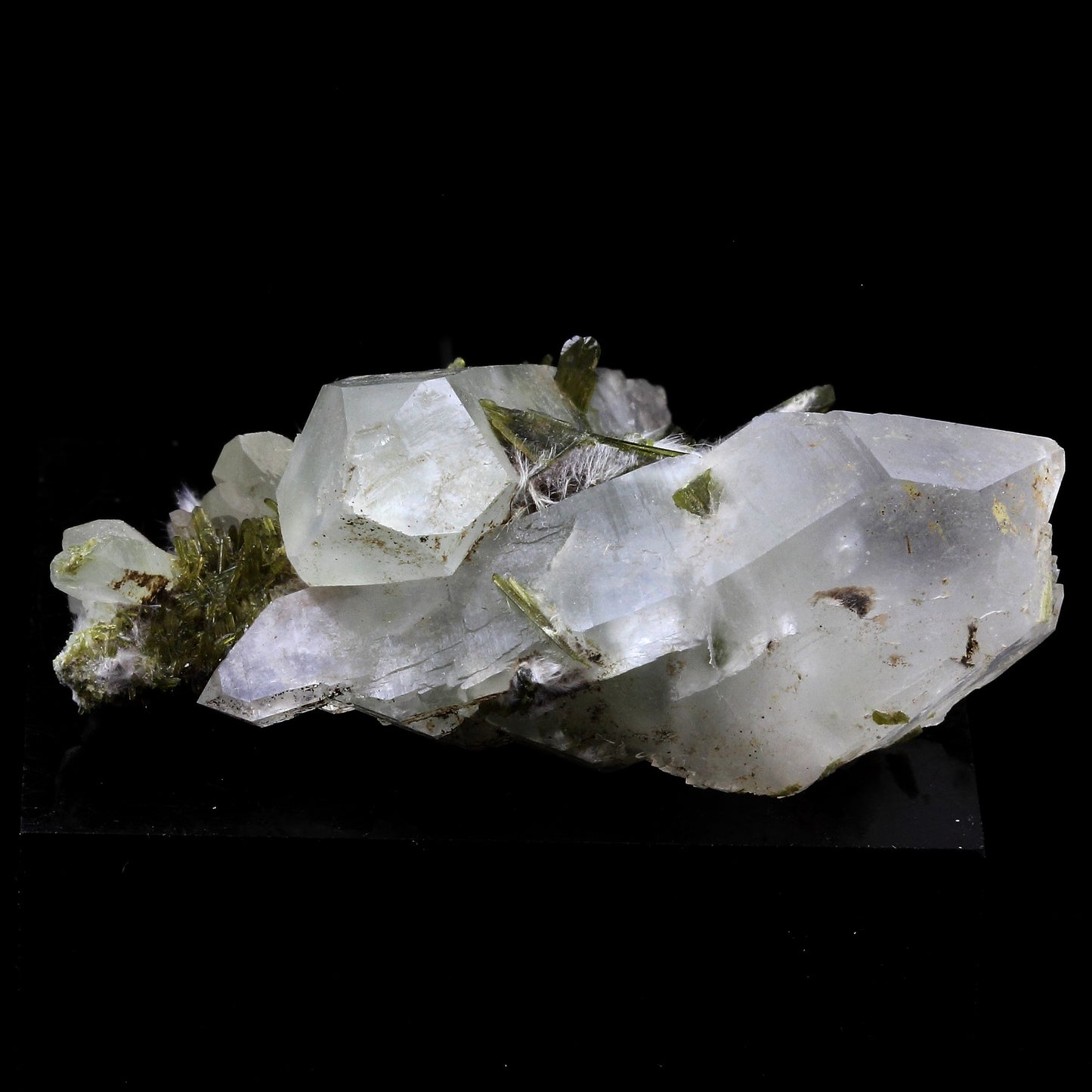 Quartz, Epidote, Byssolite. 149.5 carats. Chamrousse, Belledonne, Isère, France