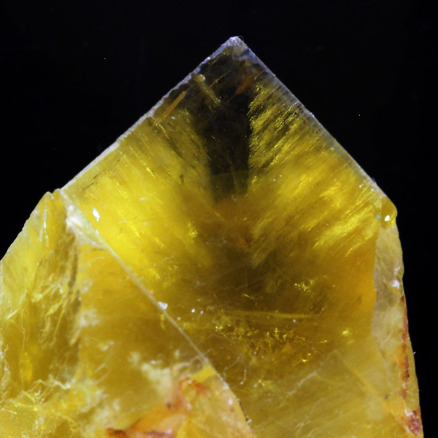 Fluorite. 226.0 carats. Valzergues, Aveyron, Occitanie, France