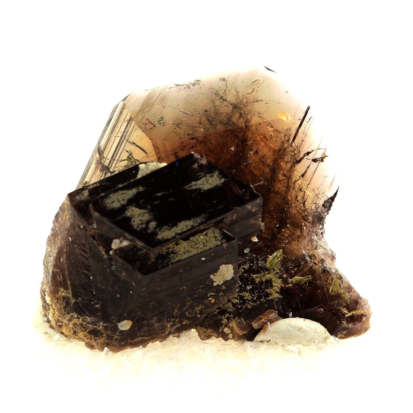 Axinite- (Fe). 63.5 carats. New Melones Dam, Californie, Etats-Unis