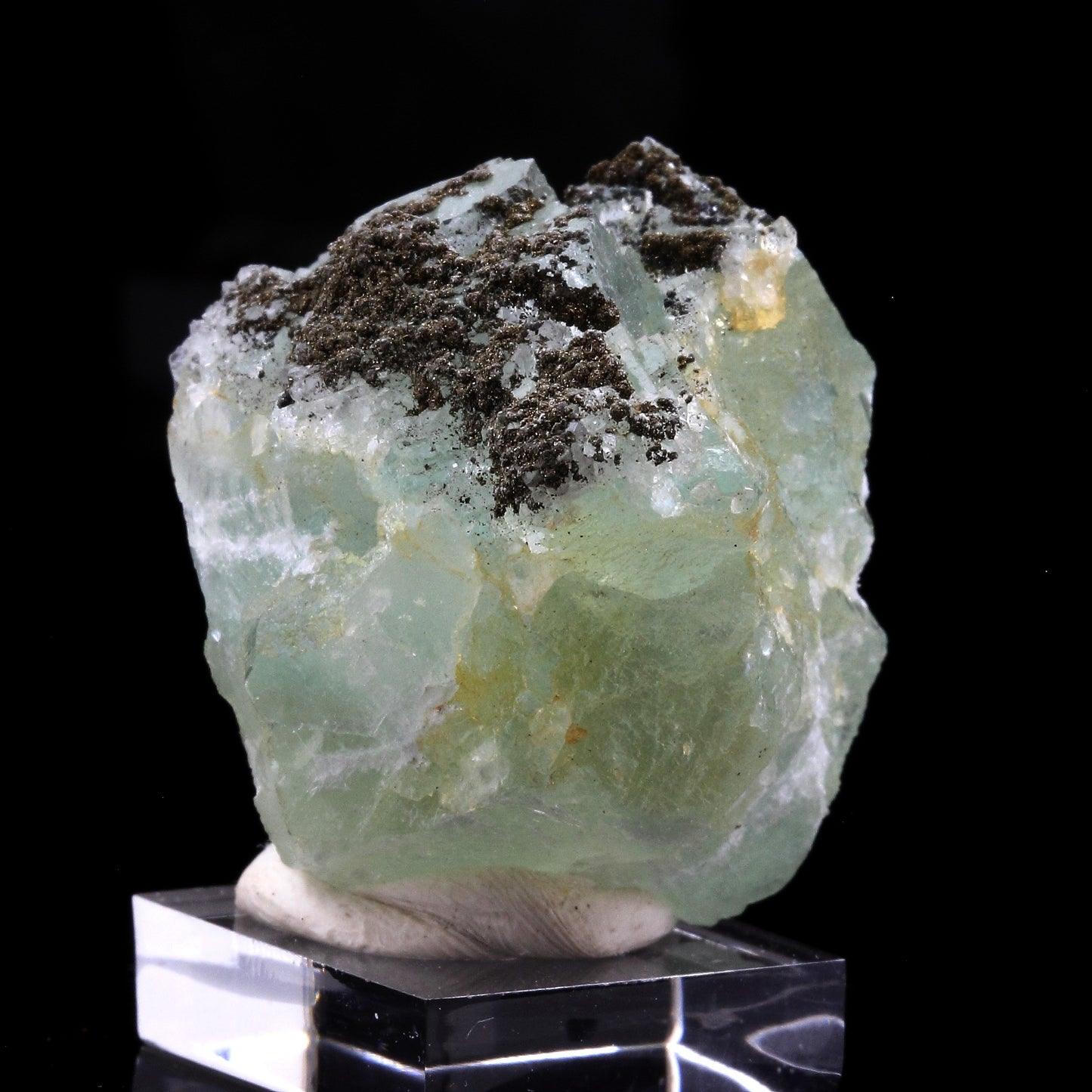 Fluorite + Calcite. 169.0 carats. Aouli, Midelt Province, Drâa-Tafilalet, Maroc