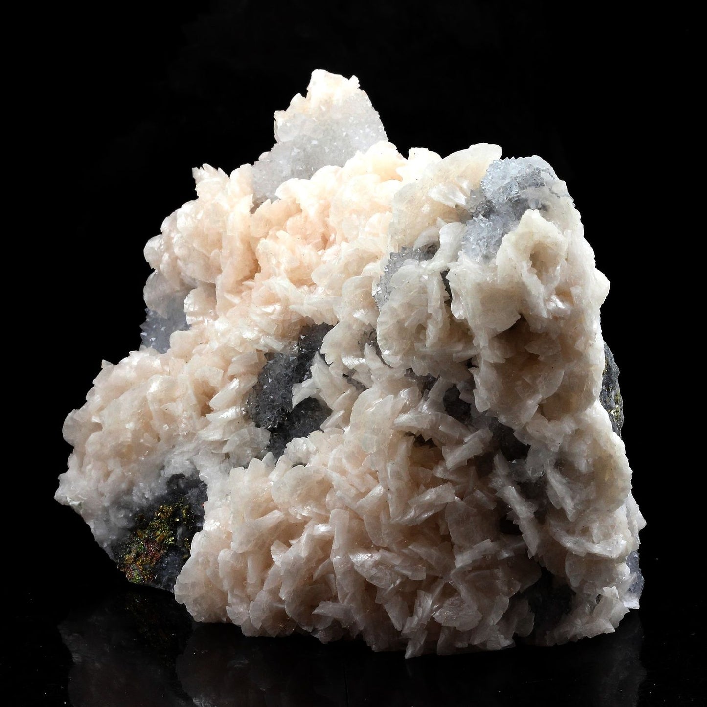 Dolomite, Chalcopyrite, Quartz. 3826.5 carats. Chine