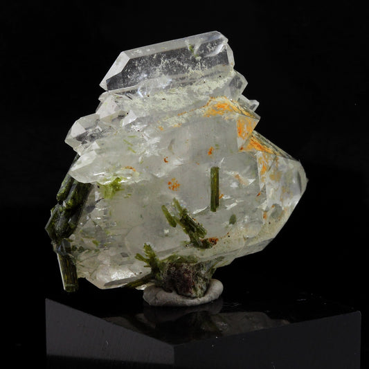 Epidote + Quartz. 40.5 carats. Le Cornillon, Bourg d'Oisans, France