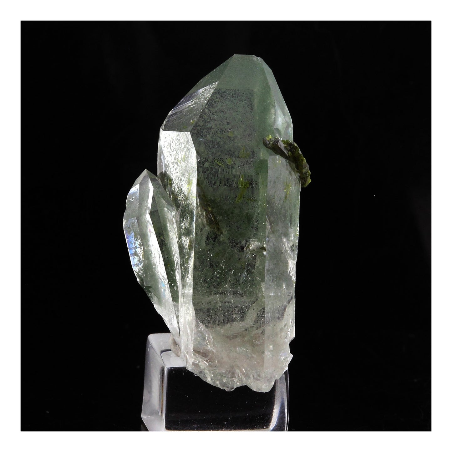 Epidote + Quartz. 26.0 carats. Le Cornillon, Bourg d'Oisans, France