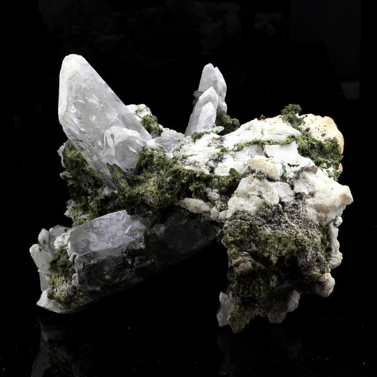 Epidote + Quartz. 1965.0 carats. Le Cornillon, Bourg d'Oisans, France