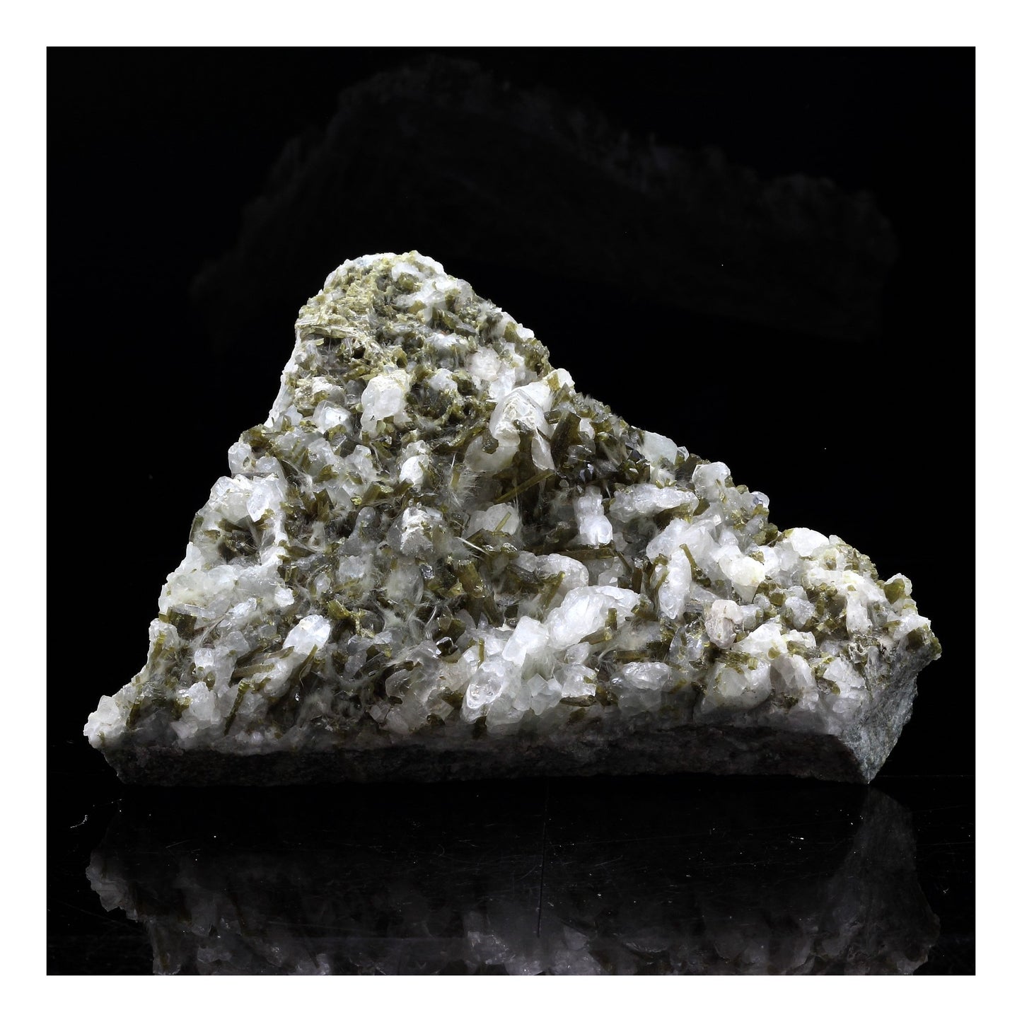 Albite + Epidote + Byssolite, 876.0 carats, Cornivier, Saint-Véran, Hautes-Alpes, Provence-Alpes-Côte d'Azur, France