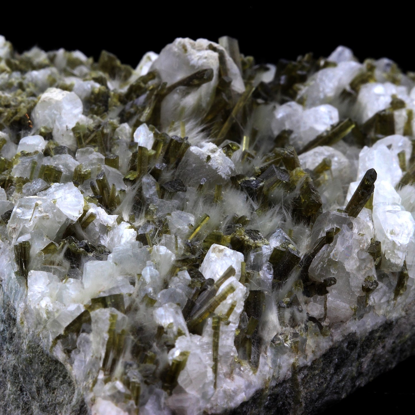 Albite + Epidote + Byssolite, 876.0 carats, Cornivier, Saint-Véran, Hautes-Alpes, Provence-Alpes-Côte d'Azur, France